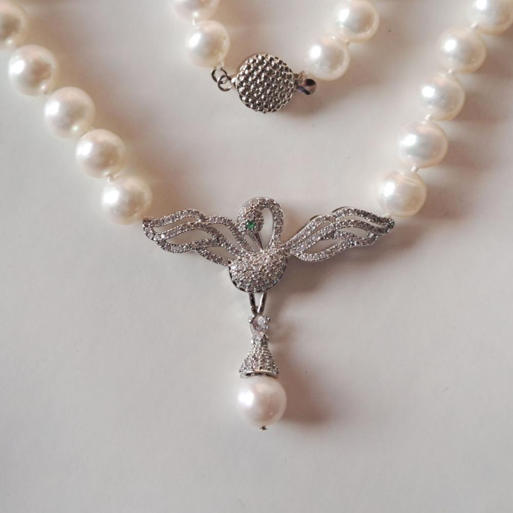 Swan Pearl Necklace with Silver Accents